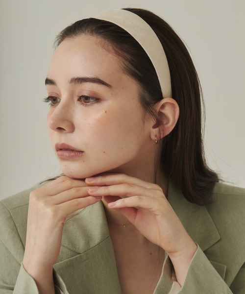 ciite'(シーテ)の「スエードワイド ヘアカチューシャ(カチューシャ・レディース・キャメル/ワインレッド/アイボリー/ブラック/ネイビー/ブラウン・FREE)」の16枚目の写真