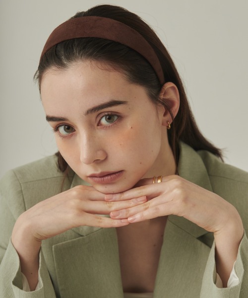 ciite'(シーテ)の「スエードワイド ヘアカチューシャ(カチューシャ・レディース・キャメル/ワインレッド/アイボリー/ブラック/ネイビー/ブラウン・FREE)」の20枚目の写真