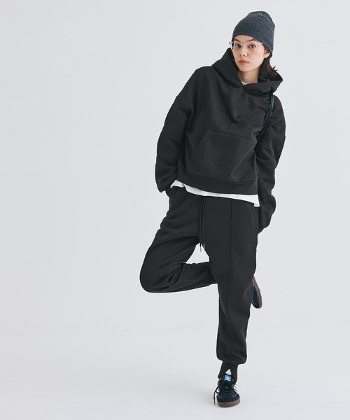 coca(coca)(コカ)の「裏起毛クロップドパーカースウェット(スウェット・レディース・ブラック/グレー・L/M)」の13枚目の写真