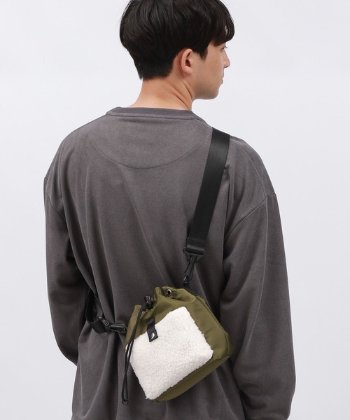 LAKOLE（ラコレ）の「ボアコンビミニショルダーバッグ / 132230（ショルダーバッグ・メンズ・カーキ/ブラック/ベージュ・FREE）」の3枚目の写真