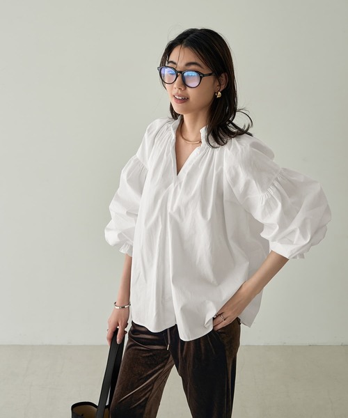 STYLE DELI(スタイルデリ)の「【LUXE】コットンボリュームブラウス(シャツ/ブラウス・レディース・ベージュ/ホワイト・FREE)」の1枚目の写真