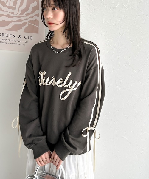 mily bilet(ミウィビレット)の「【mily bilet】気分上がるサテンリボンロゴが可愛い。サイドシャーリングサテンリボン使いスウェットトップス(長袖)(スウェット・レディース・アイボリー/オートミール/チャコールグレー・X-LARGE/SMALL/MEDIUM/LARGE)」の8枚目の写真