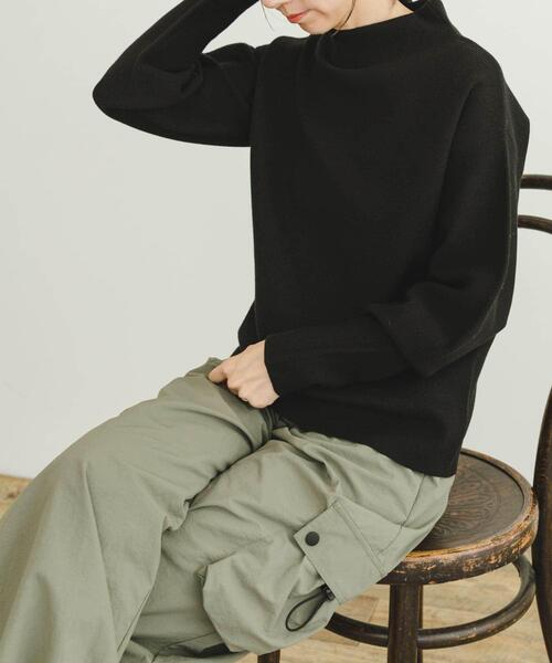 ITEMS URBANRESEARCH（アイテムズ アーバンリサーチ）の「ボトルネックニット（ニット/セーター・レディース・ピンク/グリーン/ブラック/オフホワイト/ライトブルー・FREE）」の3枚目の写真