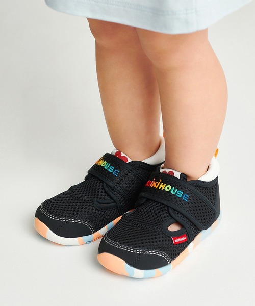 MIKI HOUSE(ミキハウス)の「ダブルラッセル セカンドベビーシューズ(スニーカー・キッズ・ラベンダー/ホワイト/ブラック・15.5cm/15cm/14.5cm/14cm)」の2枚目の写真