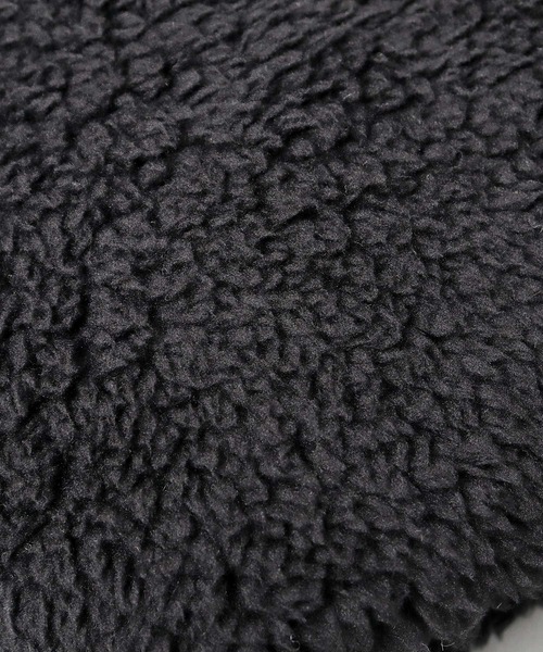 Champion(チャンピオン)の「たっぷりボリューム ファーフリース ボアネックウォーマー(ネックウォーマー/スヌード・メンズ・ブラック/グレイッシュベージュ/アイボリー/ネイビー/チャコール・FREE)」の12枚目の写真