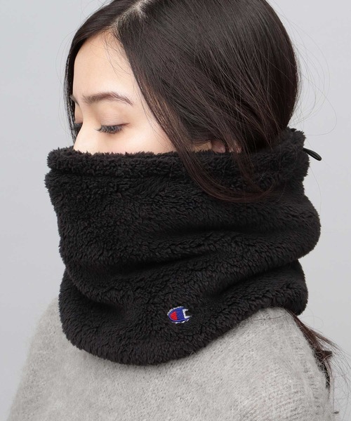 Champion(チャンピオン)の「たっぷりボリューム ファーフリース ボアネックウォーマー(ネックウォーマー/スヌード・メンズ・ブラック/グレイッシュベージュ/アイボリー/ネイビー/チャコール・FREE)」の21枚目の写真