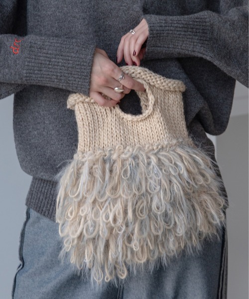 VACANCY（ヴァカンシー）の「配色フリンジニットバッグ（ハンドバッグ・レディース・ブラック/アイボリー/ブルー・FREE）」の8枚目の写真