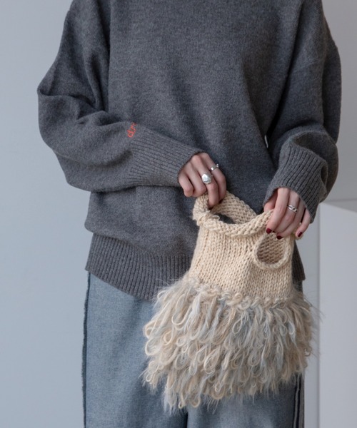 VACANCY（ヴァカンシー）の「配色フリンジニットバッグ（ハンドバッグ・レディース・ブラック/アイボリー/ブルー・FREE）」の9枚目の写真