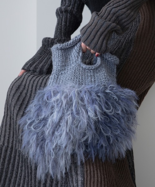 VACANCY（ヴァカンシー）の「配色フリンジニットバッグ（ハンドバッグ・レディース・ブラック/アイボリー/ブルー・FREE）」の7枚目の写真