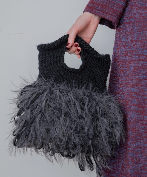 VACANCY（ヴァカンシー）の「配色フリンジニットバッグ（ハンドバッグ・レディース・ブラック/アイボリー/ブルー・FREE）」の5枚目の写真