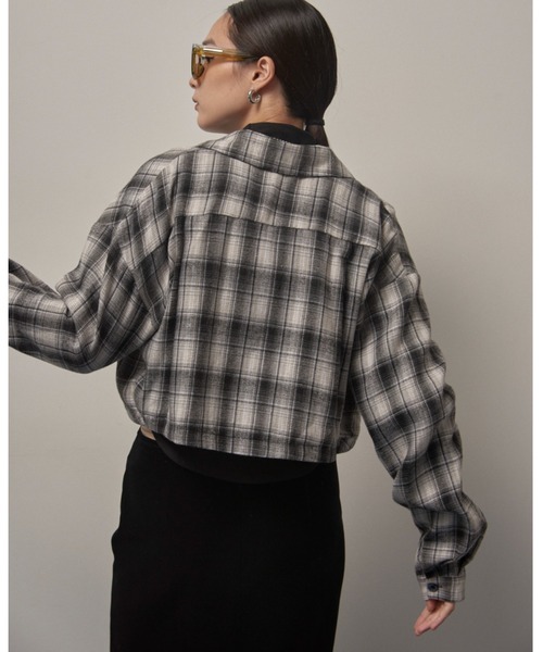Solace（ソレイス）の「ラウンドカットクロップドチェックシャツ/セットアップ対応（シャツ/ブラウス・レディース・ブラック/ブラウン・FREE）」の14枚目の写真