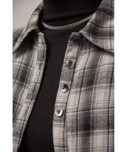 Solace（ソレイス）の「ラウンドカットクロップドチェックシャツ/セットアップ対応（シャツ/ブラウス・レディース・ブラック/ブラウン・FREE）」の16枚目の写真