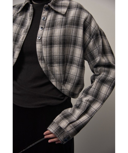 Solace（ソレイス）の「ラウンドカットクロップドチェックシャツ/セットアップ対応（シャツ/ブラウス・レディース・ブラック/ブラウン・FREE）」の17枚目の写真