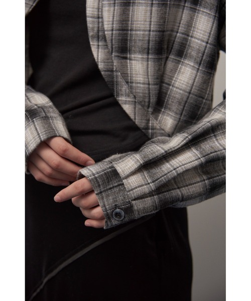 Solace（ソレイス）の「ラウンドカットクロップドチェックシャツ/セットアップ対応（シャツ/ブラウス・レディース・ブラック/ブラウン・FREE）」の18枚目の写真