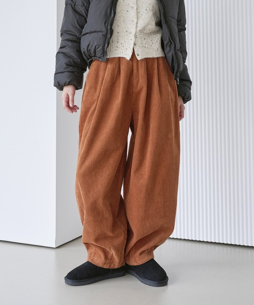 UNE MANSION（ユヌマンション）の「コーデュロイ バルーン ワイドパンツ（その他パンツ・レディース・グリーン/グレー/ブラック/オレンジ/ベージュ・FREE）」の5枚目の写真