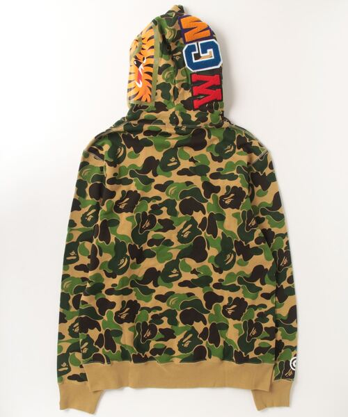 A BATHING APE（アベイシングエイプ）の「ABC CAMO SHARK HALF