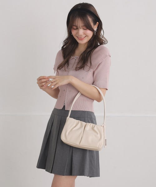 ALTROSE(アルトローズ)の「ハンドバッグ ギャザー 合成皮革 ペネロ(ハンドバッグ・レディース・ブラック/アイボリー/ブラウン・FREE)」の15枚目の写真