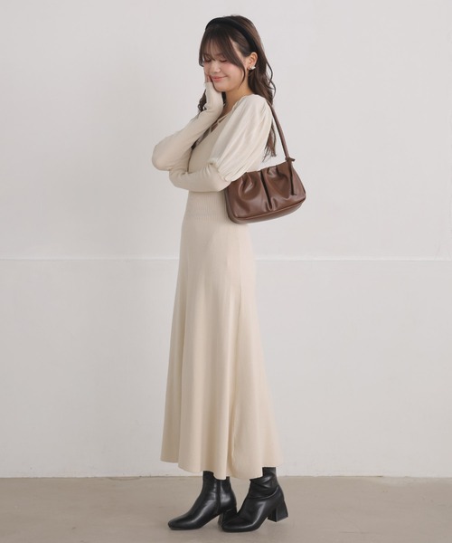 ALTROSE(アルトローズ)の「ハンドバッグ ギャザー 合成皮革 ペネロ(ハンドバッグ・レディース・ブラック/アイボリー/ブラウン・FREE)」の20枚目の写真