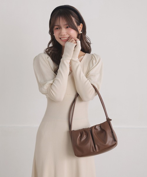 ALTROSE(アルトローズ)の「ハンドバッグ ギャザー 合成皮革 ペネロ(ハンドバッグ・レディース・ブラック/アイボリー/ブラウン・FREE)」の22枚目の写真