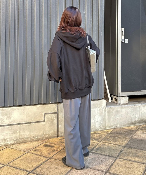 ISOOK（アイスー）の「【ISOOK / アイスー】オーバーサイズハーフジップパーカー / ビッグシルエット フーディ ルーズ丈 ZOZOTOWN限定（パーカー・レディース・グレー/ブラック・FREE）」の6枚目の写真