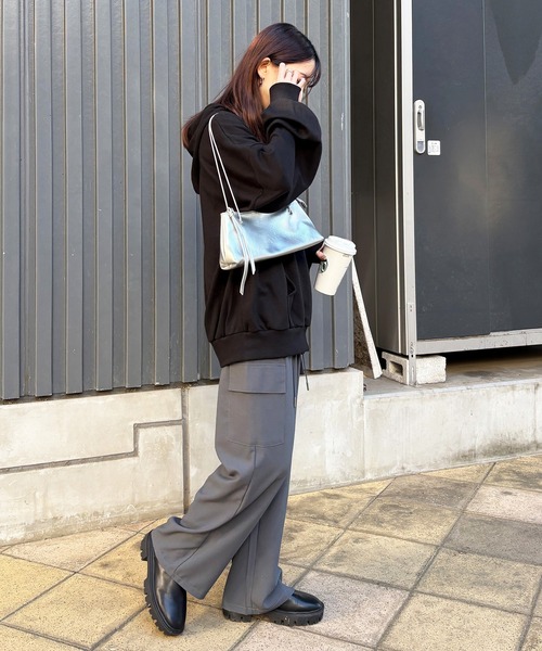 ISOOK（アイスー）の「【ISOOK / アイスー】オーバーサイズハーフジップパーカー / ビッグシルエット フーディ ルーズ丈 ZOZOTOWN限定（パーカー・レディース・グレー/ブラック・FREE）」の7枚目の写真