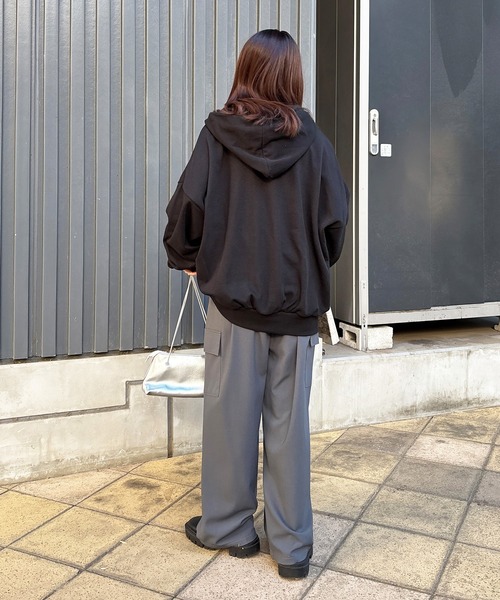 ISOOK（アイスー）の「【ISOOK / アイスー】オーバーサイズハーフジップパーカー / ビッグシルエット フーディ ルーズ丈 ZOZOTOWN限定（パーカー・レディース・グレー/ブラック・FREE）」の22枚目の写真
