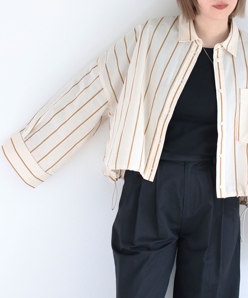 cepo(セポ)の「〈袖2way仕様〉クロップド丈 ビッグシルエットポケットシャツ(シャツ/ブラウス・レディース・オフホワイト/サックスブルー/ピンク/ベージュ・M)」の2枚目の写真