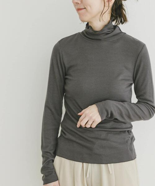 ITEMS URBANRESEARCH（アイテムズ アーバンリサーチ）の「『UR GREEN』タートルネックリブトップス（Tシャツ/カットソー・レディース・ホワイト/ミント/チャコールグレー/ブラック・FREE）」の11枚目の写真