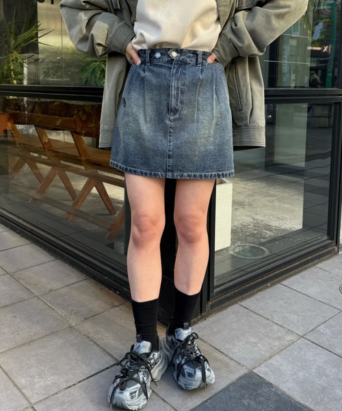 RAY CASSIN（レイカズン）の「【セットアップ対応/サイズ展開あり】スエード台形ミニスカート（スカート・レディース・ブルー/ブラウン系その他2/ベージュ系その他2・SMALL/MEDIUM）」の3枚目の写真