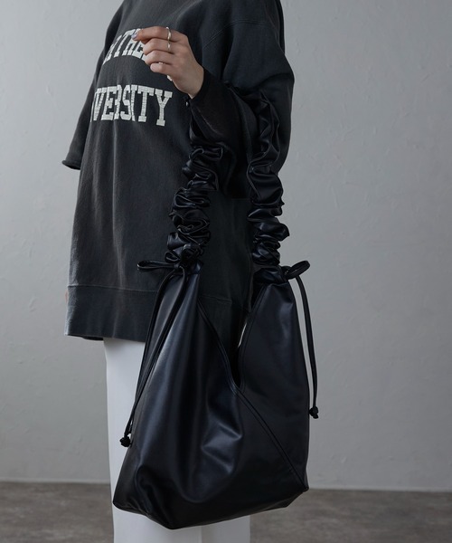 トライアングルギャザーPUレザーバッグ（ショルダーバッグ）｜Bonjour Sagan（ボンジュールサガン）