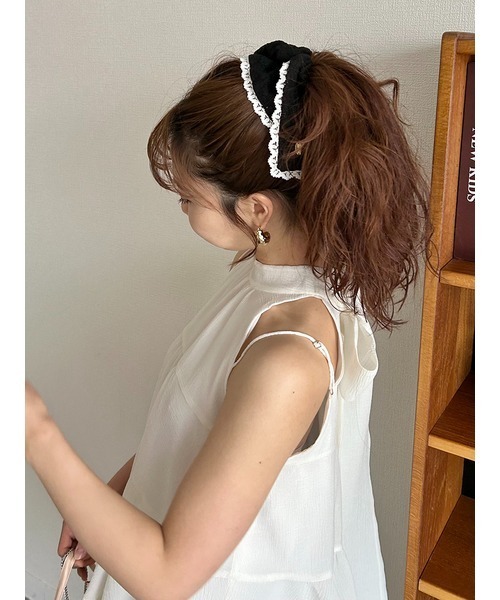LILY BROWN（リリーブラウン）の「コットンレースビッグシュシュ（その他ヘアアクセサリー・レディース・ホワイト/ブラック/その他・FREE）」の7枚目の写真