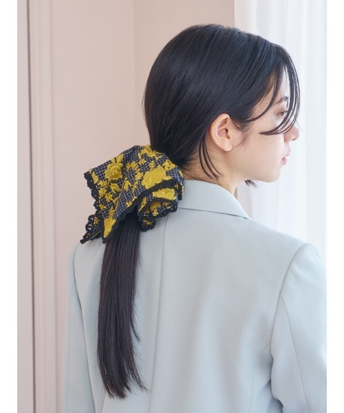 LILY BROWN（リリーブラウン）の「コットンレースビッグシュシュ（その他ヘアアクセサリー・レディース・ホワイト/ブラック/その他・FREE）」の4枚目の写真