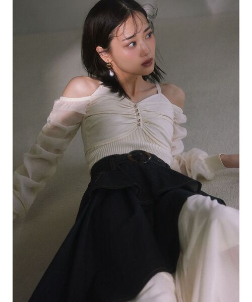 RESEXXY（リゼクシー）の「ポイントシアーニットトップス（ニット/セーター・レディース・ブルー/ブラック/アイボリー・FREE）」の4枚目の写真