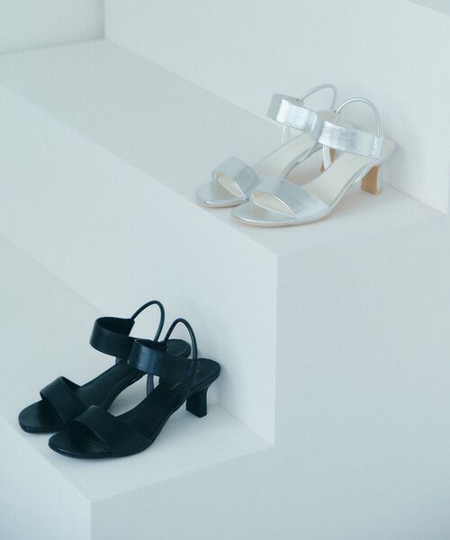 YECCA VECCA(イェッカヴェッカ)の「バーストラップサンダル(サンダル・レディース・ベージュ/シルバー/ブラック・22.5cm/23.5cm/24.5cm)」の5枚目の写真