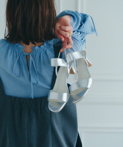 YECCA VECCA(イェッカヴェッカ)の「バーストラップサンダル(サンダル・レディース・ベージュ/シルバー/ブラック・22.5cm/23.5cm/24.5cm)」の3枚目の写真