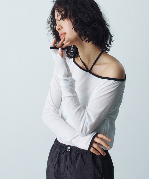 CODE A（コードエー）の「cut－out lame top（Tシャツ/カットソー