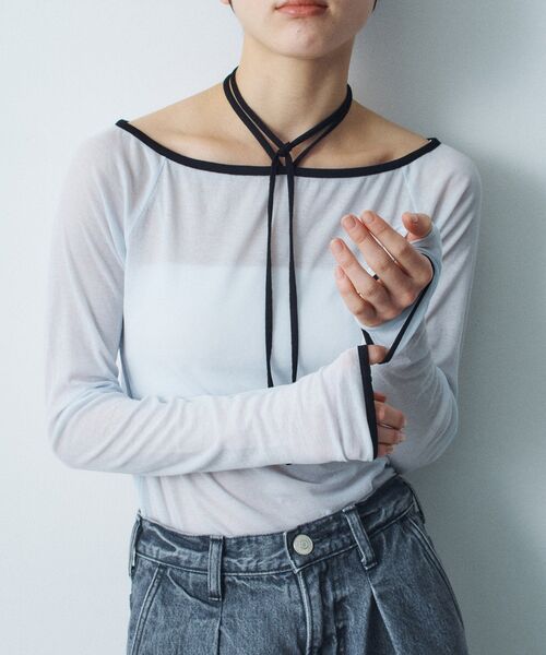 CODE A(コードエー)の「◆bicolor neck design tops(Tシャツ/カットソー・レディース・ブルー系9/ホワイト系5/チャコール・00)」の3枚目の写真