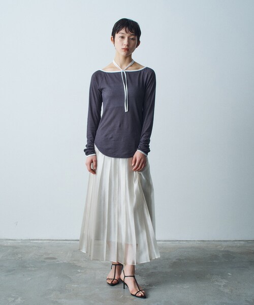 CODE A(コードエー)の「◆bicolor neck design tops(Tシャツ/カットソー・レディース・ブルー系9/ホワイト系5/チャコール・00)」の6枚目の写真