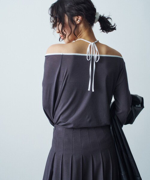 CODE A(コードエー)の「◆bicolor neck design tops(Tシャツ/カットソー・レディース・ブルー系9/ホワイト系5/チャコール・00)」の12枚目の写真