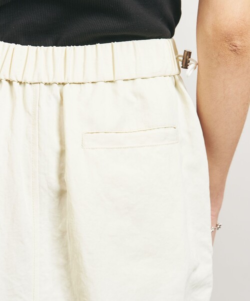 TO UNITED ARROWS（トゥーユナイテッドアローズ）の「＜TO UNITED ARROWS＞ナイロンツイル ギャザースカート（スカート・レディース・オフホワイト/ブラック・FREE）」の15枚目の写真