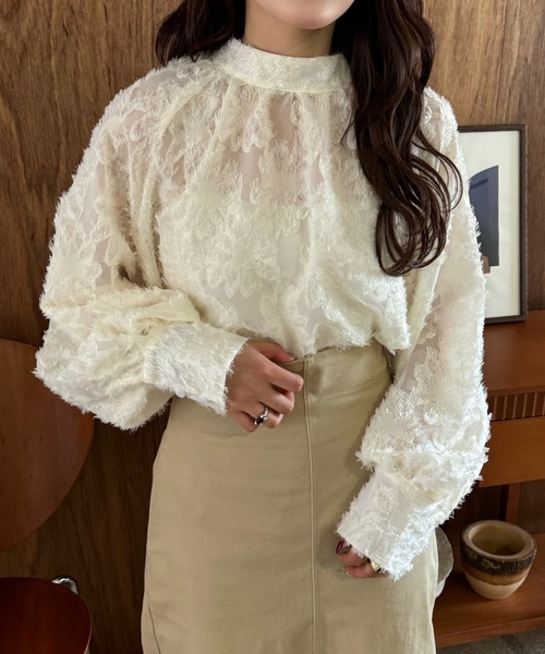 efill（エフィル）の「ボリューム袖 シャギー ブラウス（シャツ/ブラウス・レディース・ベージュ/ブラック・FREE）」の6枚目の写真