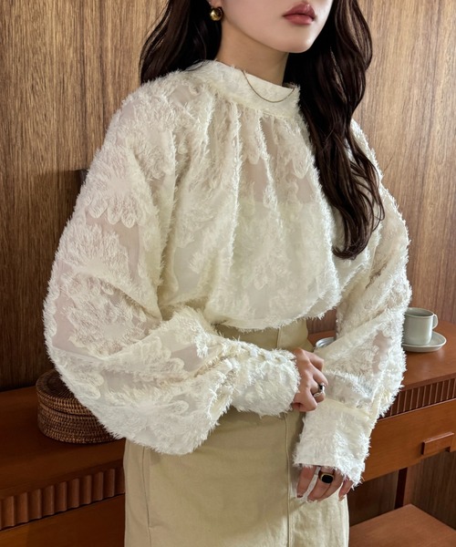 efill（エフィル）の「ボリューム袖 シャギー ブラウス（シャツ/ブラウス・レディース・ベージュ/ブラック・FREE）」の18枚目の写真