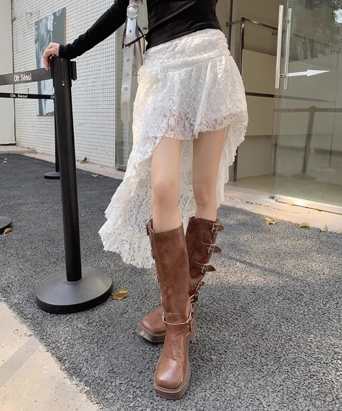 gossip!ロサンゼルス(ゴシップロサンゼルス)の「Y2K 総レース アンバランス花チャーム付き スカート(スカート・レディース・ホワイト/ベージュ/ブラック・FREE)」の4枚目の写真