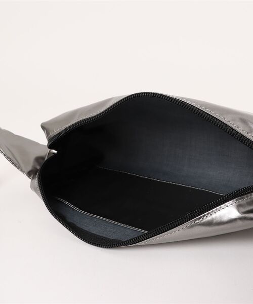 Jack Gomme（ジャックゴム）の「【JACK GOMME/ジャックゴム】ナイロン ボディバッグ ウェストポーチ ウェストバッグ BLOOM（ボディバッグ/ウエストポーチ・レディース・ホワイト/ゴールド/レッド/ライトブルー/ライトイエロー/ブルー/ブラック/カーキ/アイボリー/ガンメタ/ブラウン/オレンジ/イエロー/レッド系その他/ブルー系その他・FREE）」の18枚目の写真