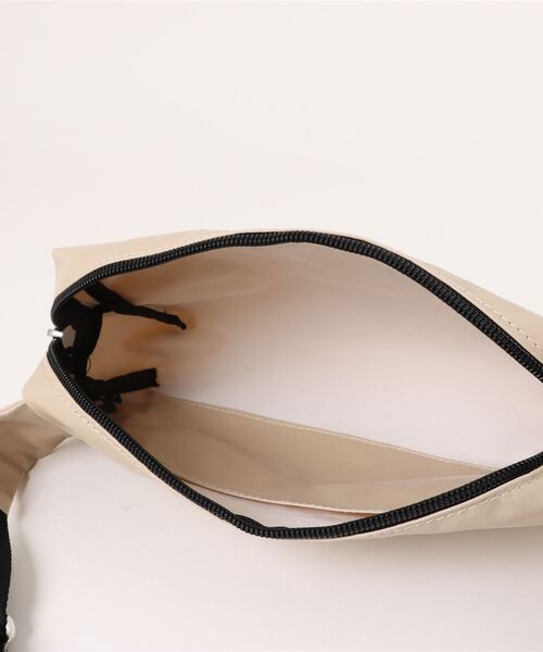 Jack Gomme（ジャックゴム）の「【JACK GOMME/ジャックゴム】ナイロン ボディバッグ ウェストポーチ ウェストバッグ BLOOM（ボディバッグ/ウエストポーチ・レディース・ホワイト/ゴールド/レッド/ライトブルー/ライトイエロー/ブルー/ブラック/カーキ/アイボリー/ガンメタ/ブラウン/オレンジ/イエロー/レッド系その他/ブルー系その他・FREE）」の19枚目の写真