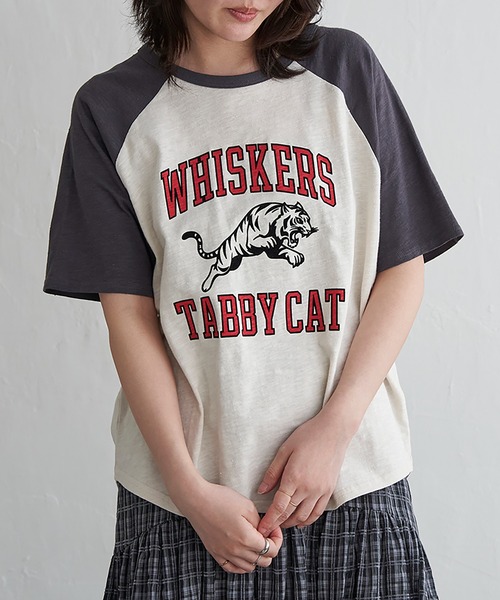 VENCEEXCHANGE（ヴァンスエクスチェンジ）の「WHISKERSラグランTシャツ（Tシャツ/カットソー・レディース・オフホワイト/アイボリー/チャコール・FREE）」の2枚目の写真