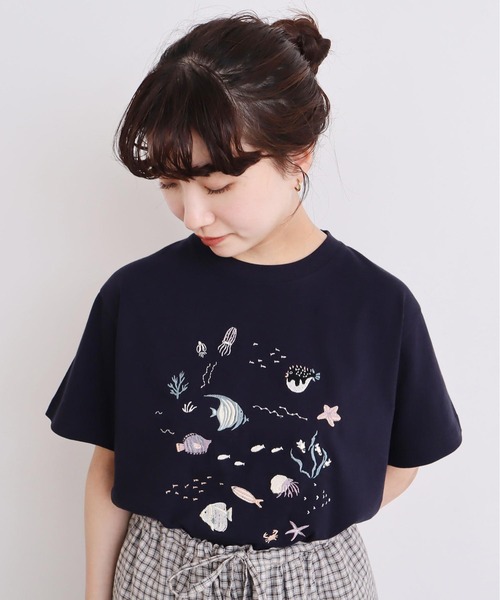 tシャツ 集まる海のさかな　刺繍Tシャツ レディース 集まる海のさかな 刺繍Tシャツ（Tシャツ/カットソー）｜l