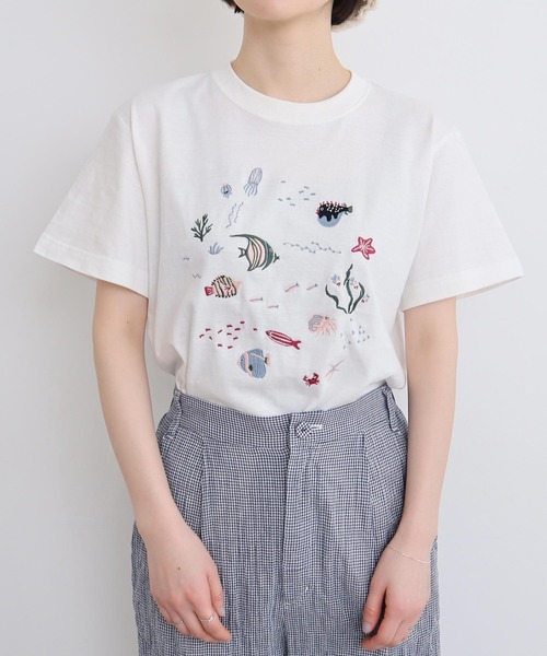 l'atelier du savon（アトリエドサボン）の「集まる海のさかな　刺繍Tシャツ（Tシャツ/カットソー・レディース・ホワイト/ネイビー・FREE）」の7枚目の写真