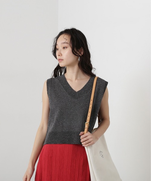 N.(N. Natural Beauty Basic)(エヌエヌナチュラルビューティーベーシック)の「Vネックショートベスト(ベスト・レディース・ブラック/オフホワイト/ベージュ・MEDIUM)」の12枚目の写真