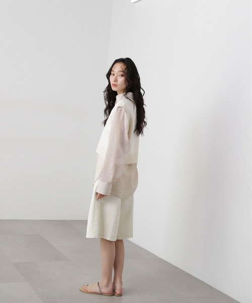 N.(N. Natural Beauty Basic)(エヌエヌナチュラルビューティーベーシック)の「Vネックショートベスト(ベスト・レディース・ブラック/オフホワイト/ベージュ・MEDIUM)」の9枚目の写真